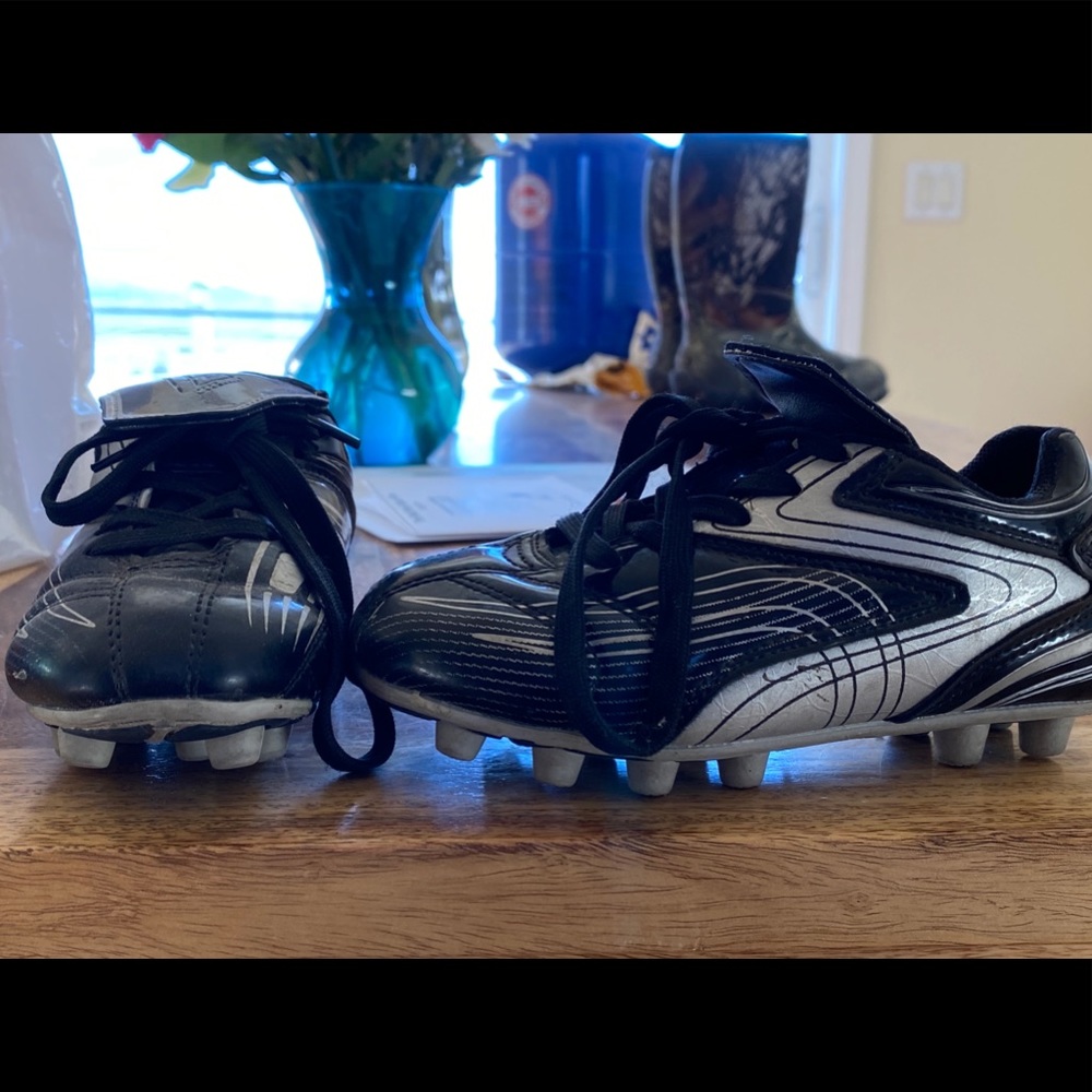 Toddler soccer cleats